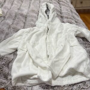 Carters 9 month bathrobe